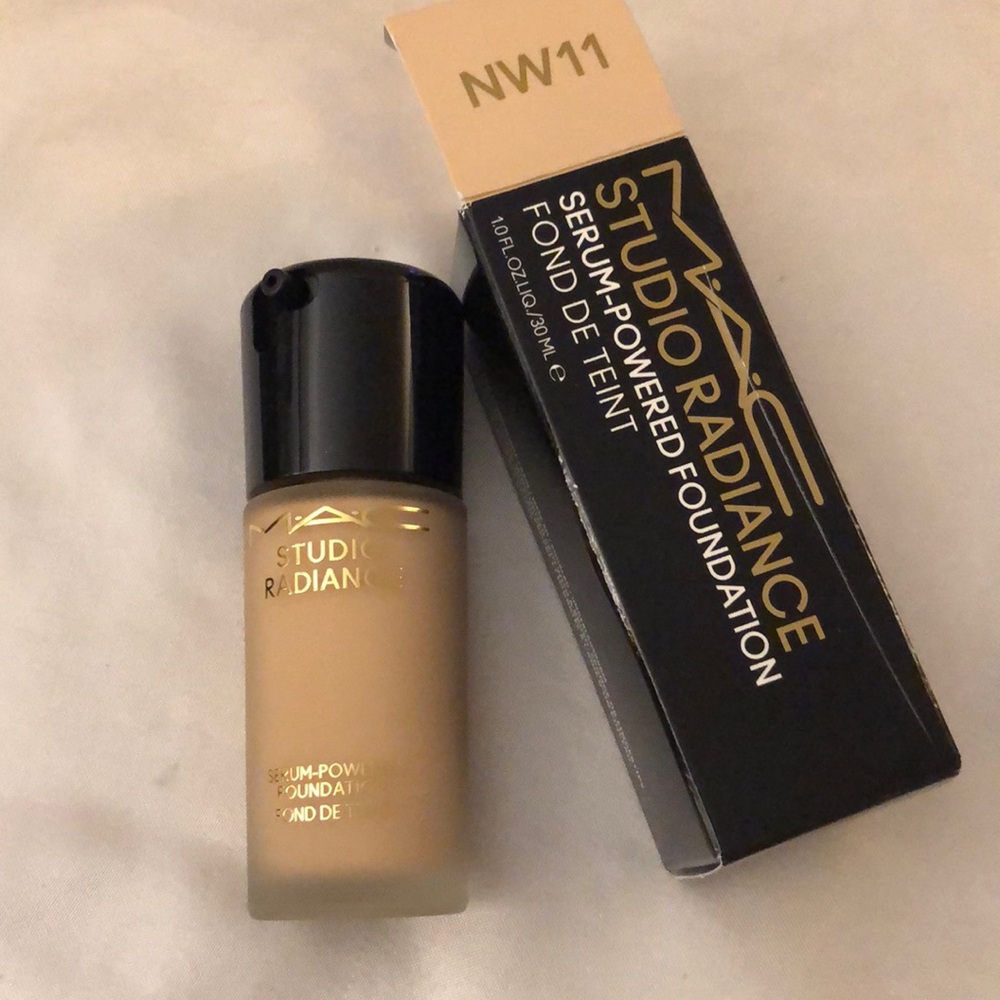 MAC Studio Radiance Serum Powered Foundation Shade NW11 30ml NIB